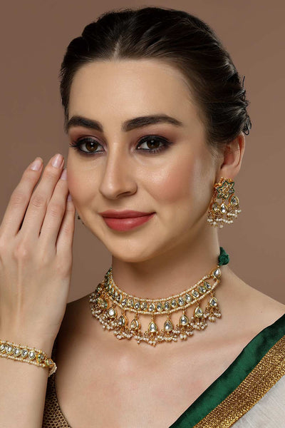 Buy Fathma Green & Gold Flower Kundan with Pearls Drop Earrings Online - One Minute Saree