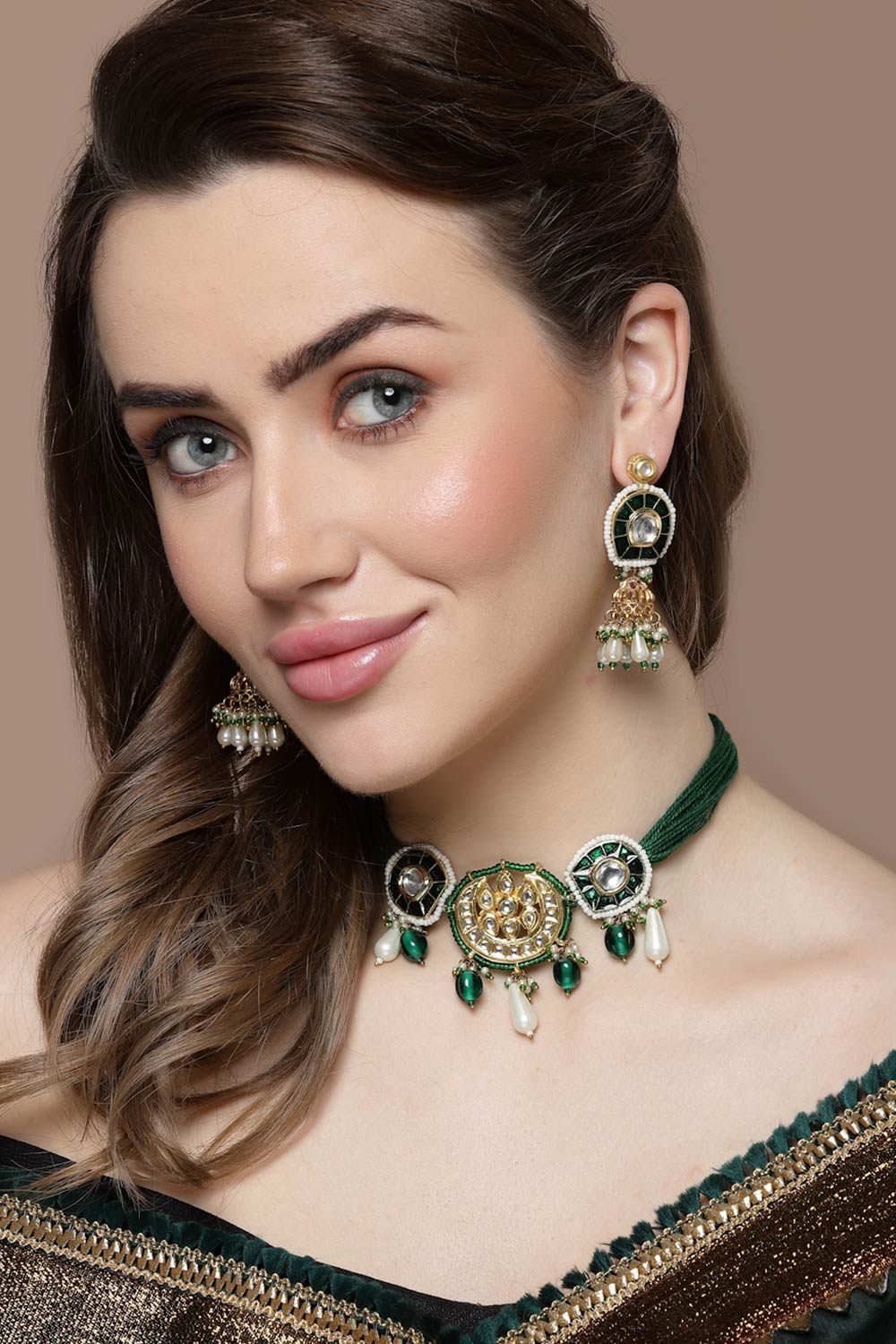 Buy Cerah Dark Green & Gold Kundan with Pearls Jhumka Earrings Online - One Minute Saree