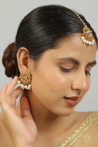 Shop Ujas Kundan Floral Earrings with Maang Tikka Set at best offer at our  Store - One Minute Saree