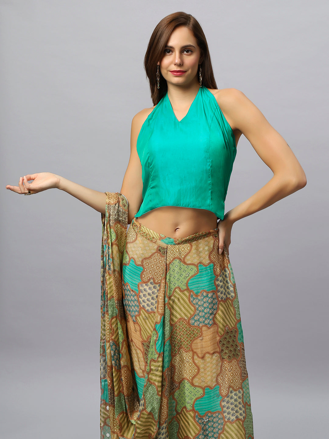 Buy Kaia Gold Chinon Silk Sarong Saree with Gold Sequins Online - Side