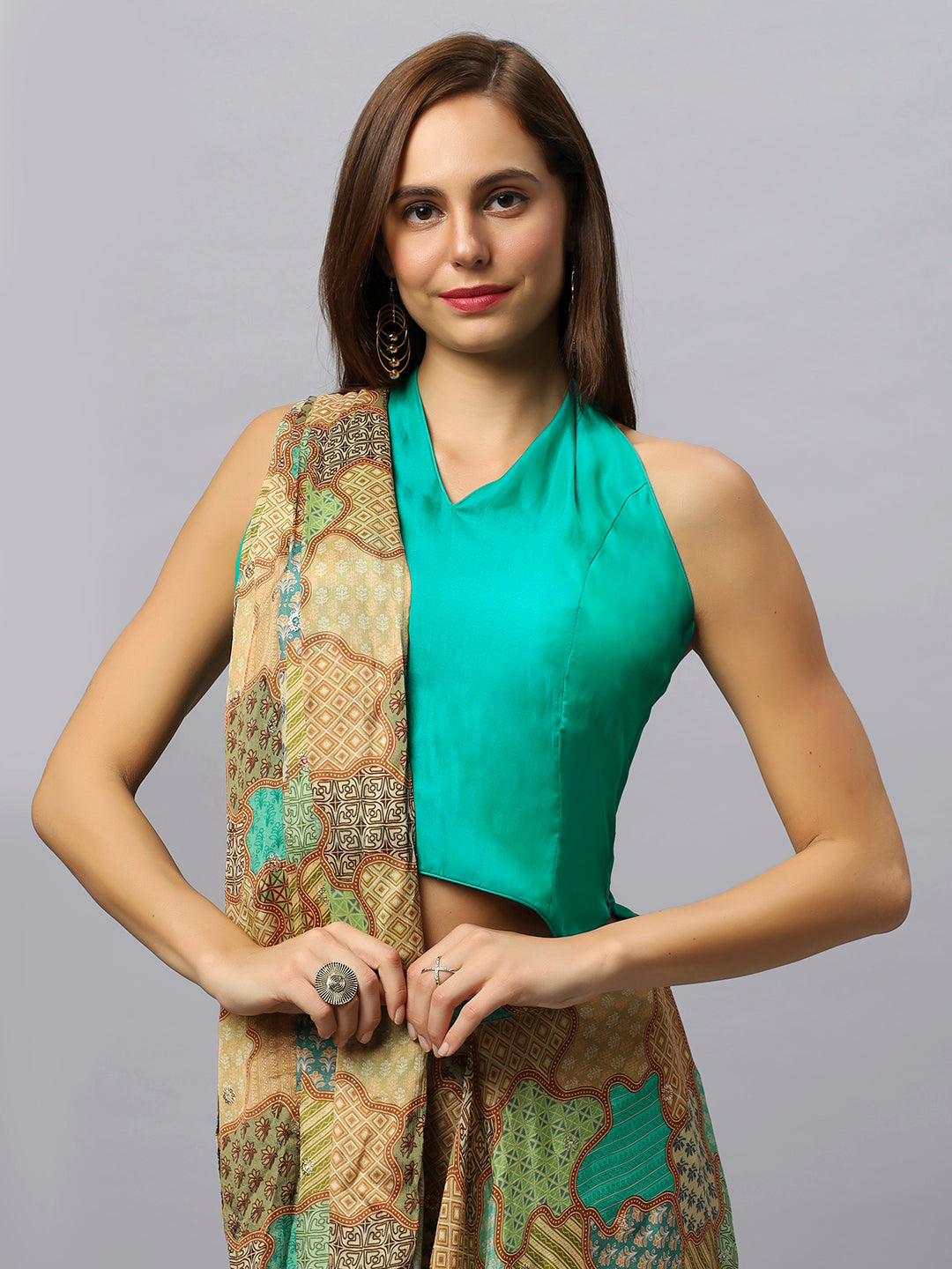 Buy Kaia Gold Chinon Silk Sarong Saree with Gold Sequins Online - Zoom Out