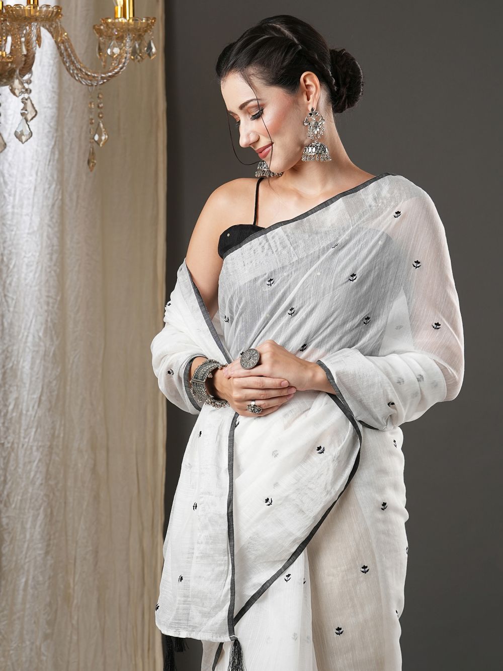 Kamya White & Black Cotton Printed One Minute Saree