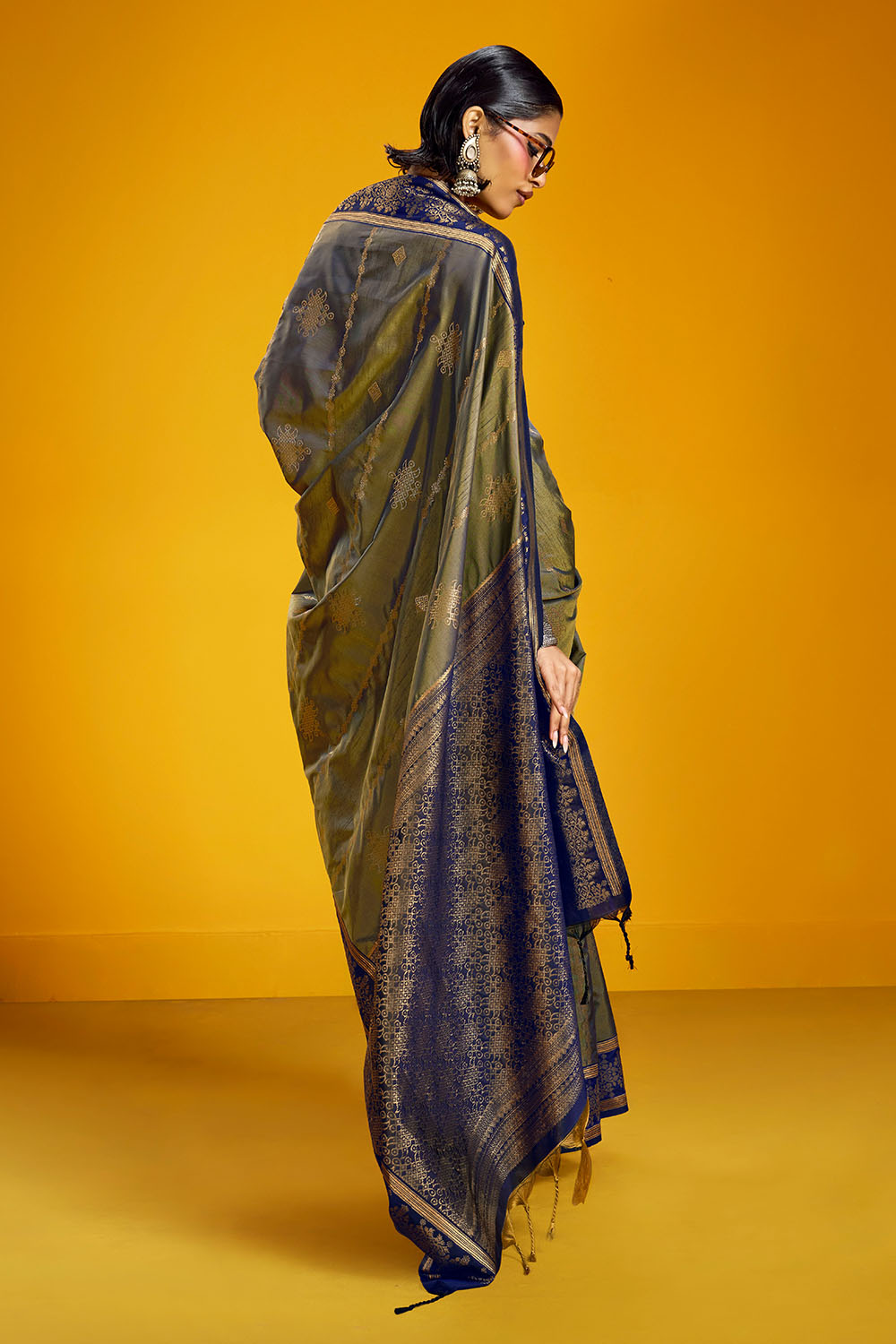 Caryn Mehendi Green Pure Silk Handloom Woven Ready to Wear Saree