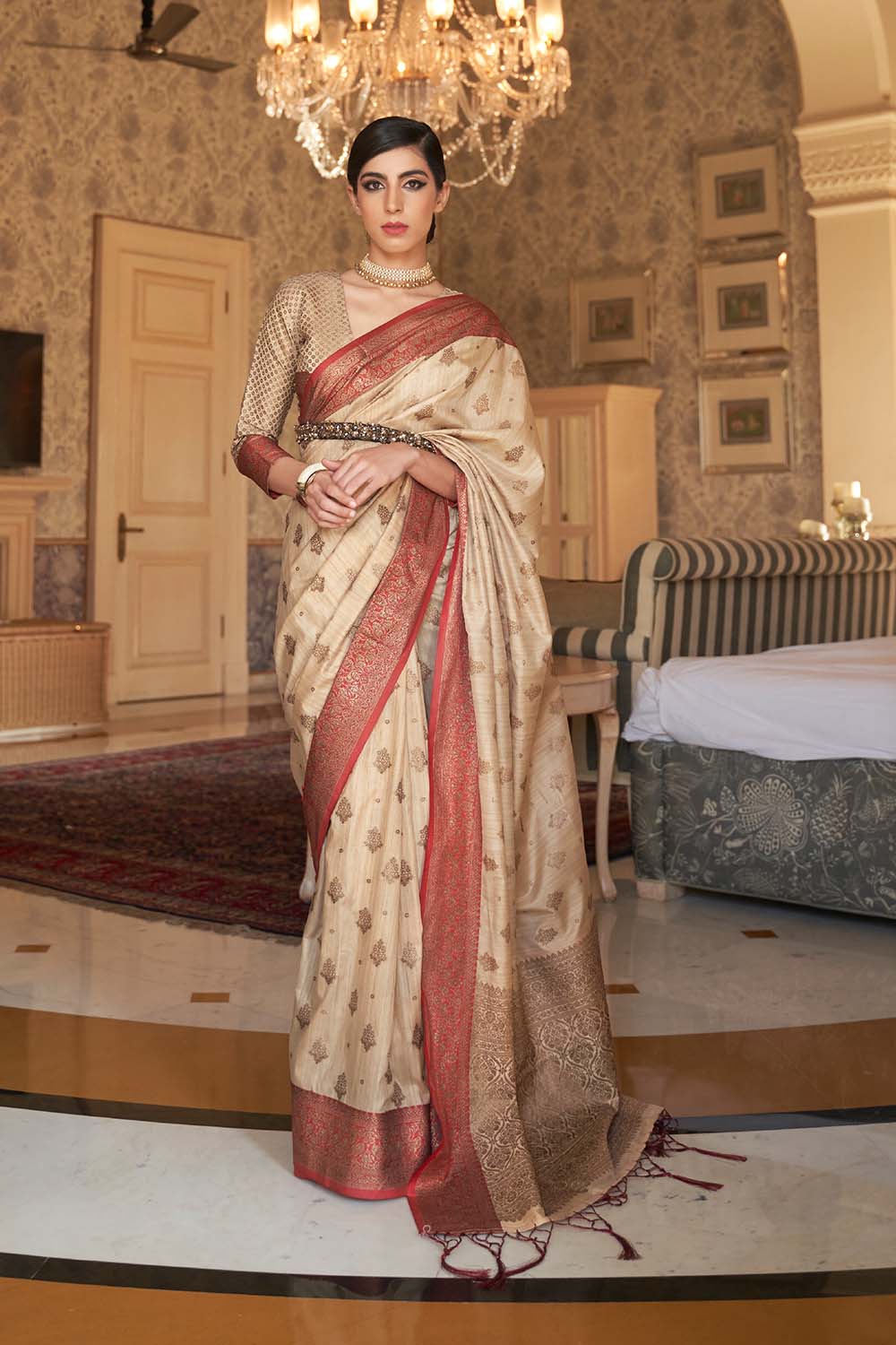 Aarya Cream Handloom Weaving Silk One Minute Saree