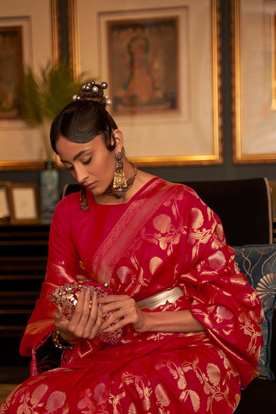 Calista  Red Handloom Silk One Minute Saree