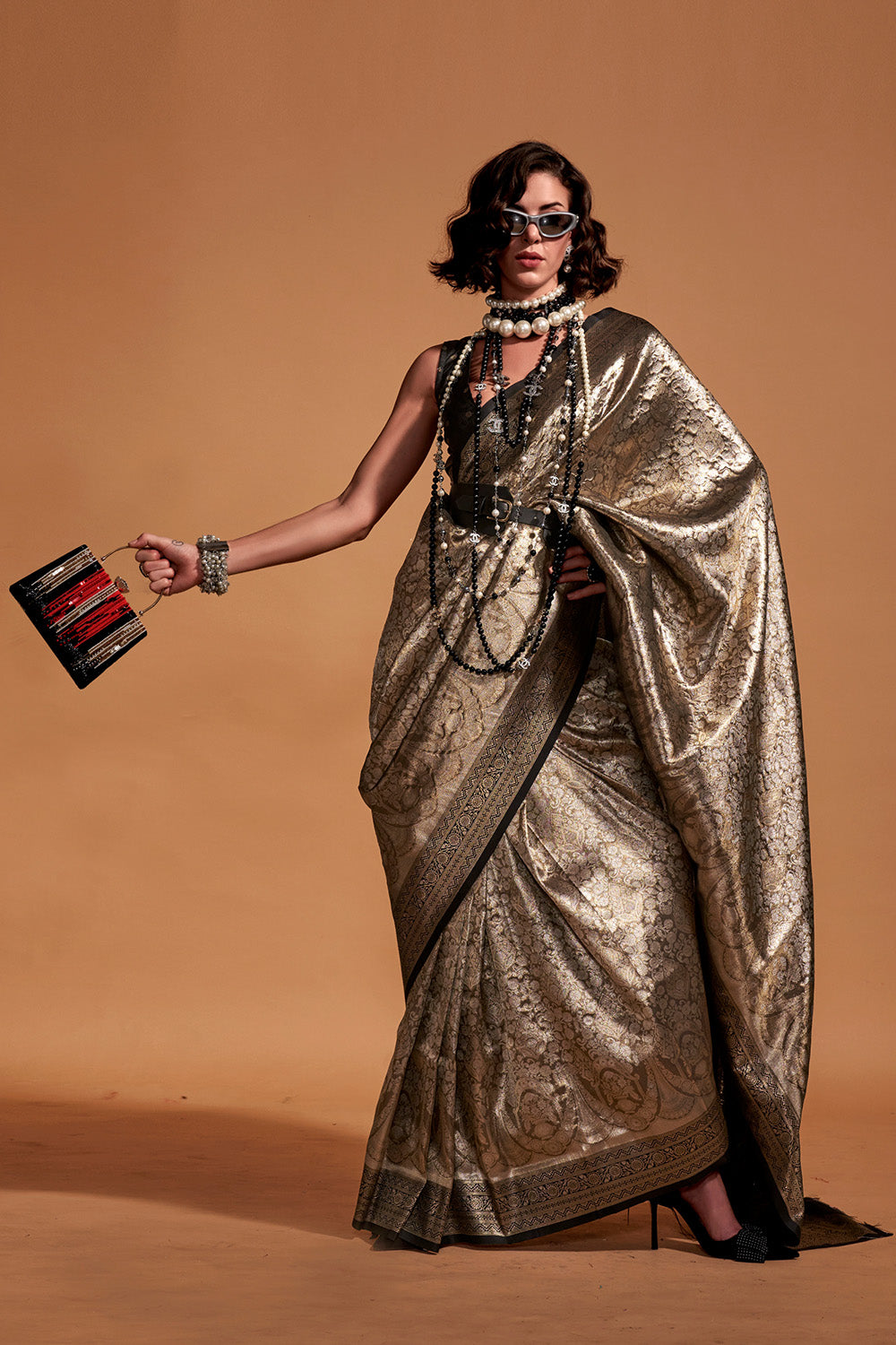 Jeana Golden Silk Handwoven Kanjivaram One Minute Saree