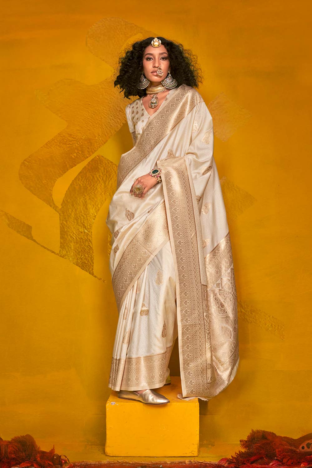 Giana White Two-Tone Handloom Weaving Silk One Minute Saree