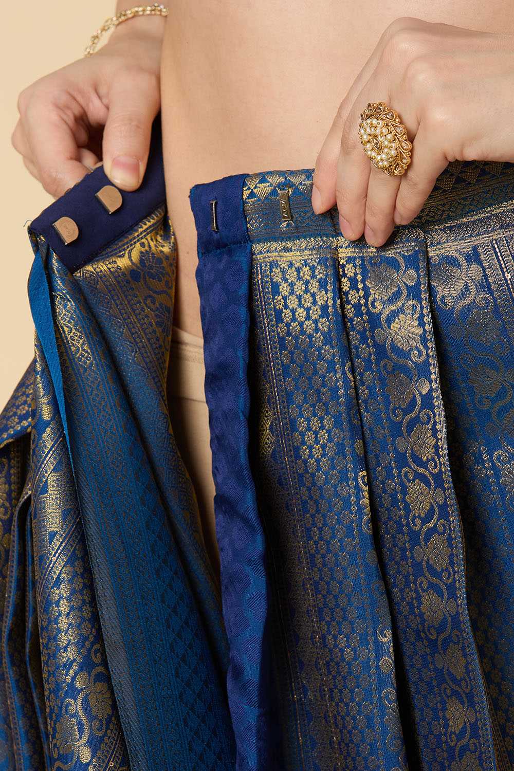 Blessy Blue Silk Blend Paisley Embroidered Kanjivaram One Minute Saree