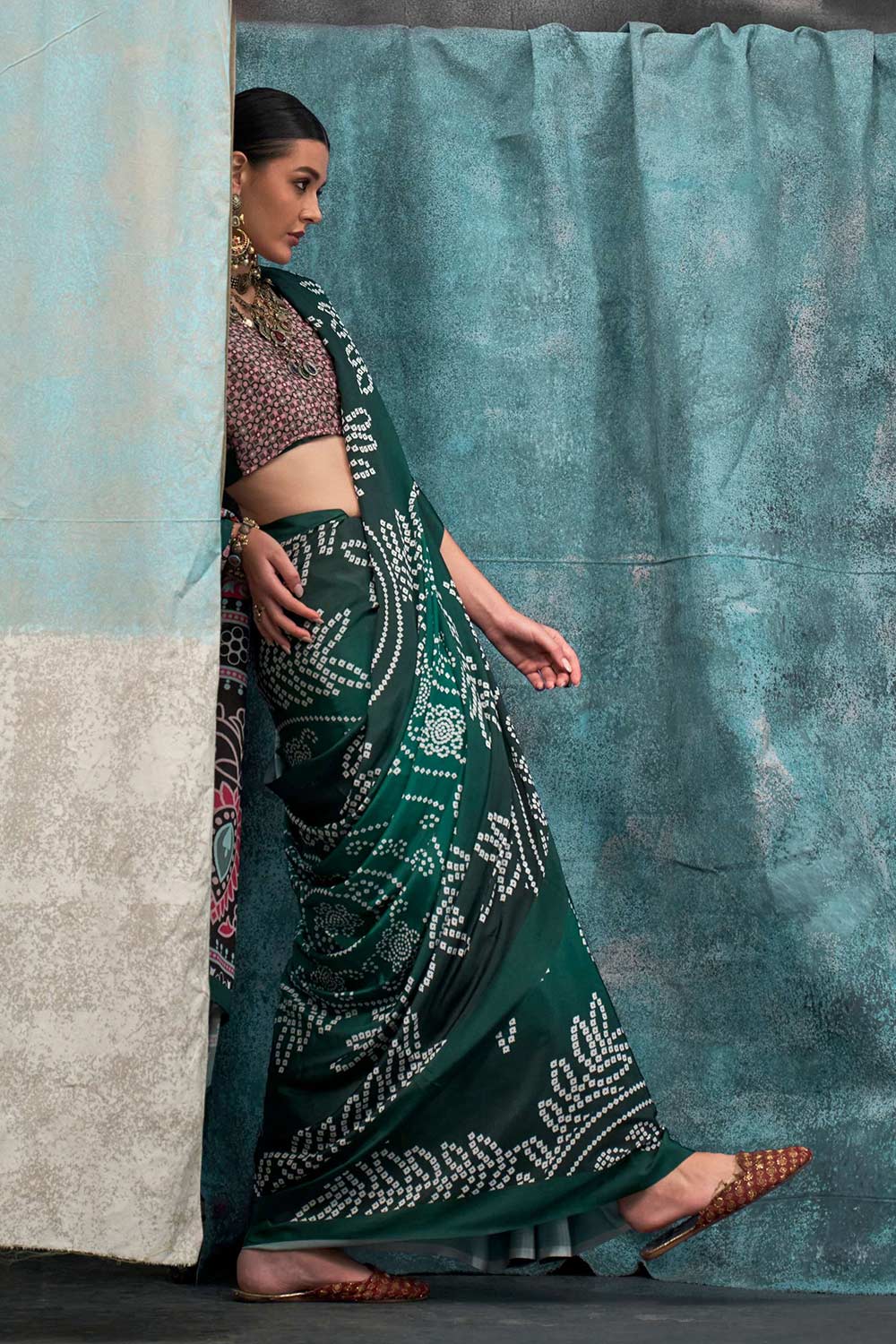 Nuri Dark Green Pure Silk Floral One Minute Saree