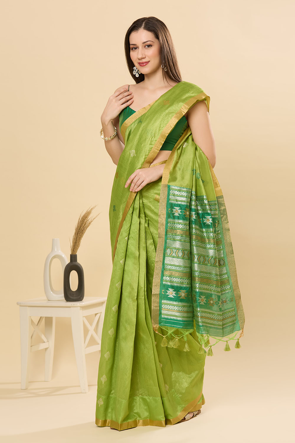 Olivia Green Kanoi Silk Woven Floral One Minute Saree