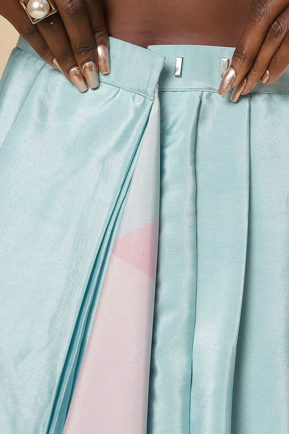 Buy Kriss Turquoise Abstract Silk One Minute Saree Online - Zoom Out