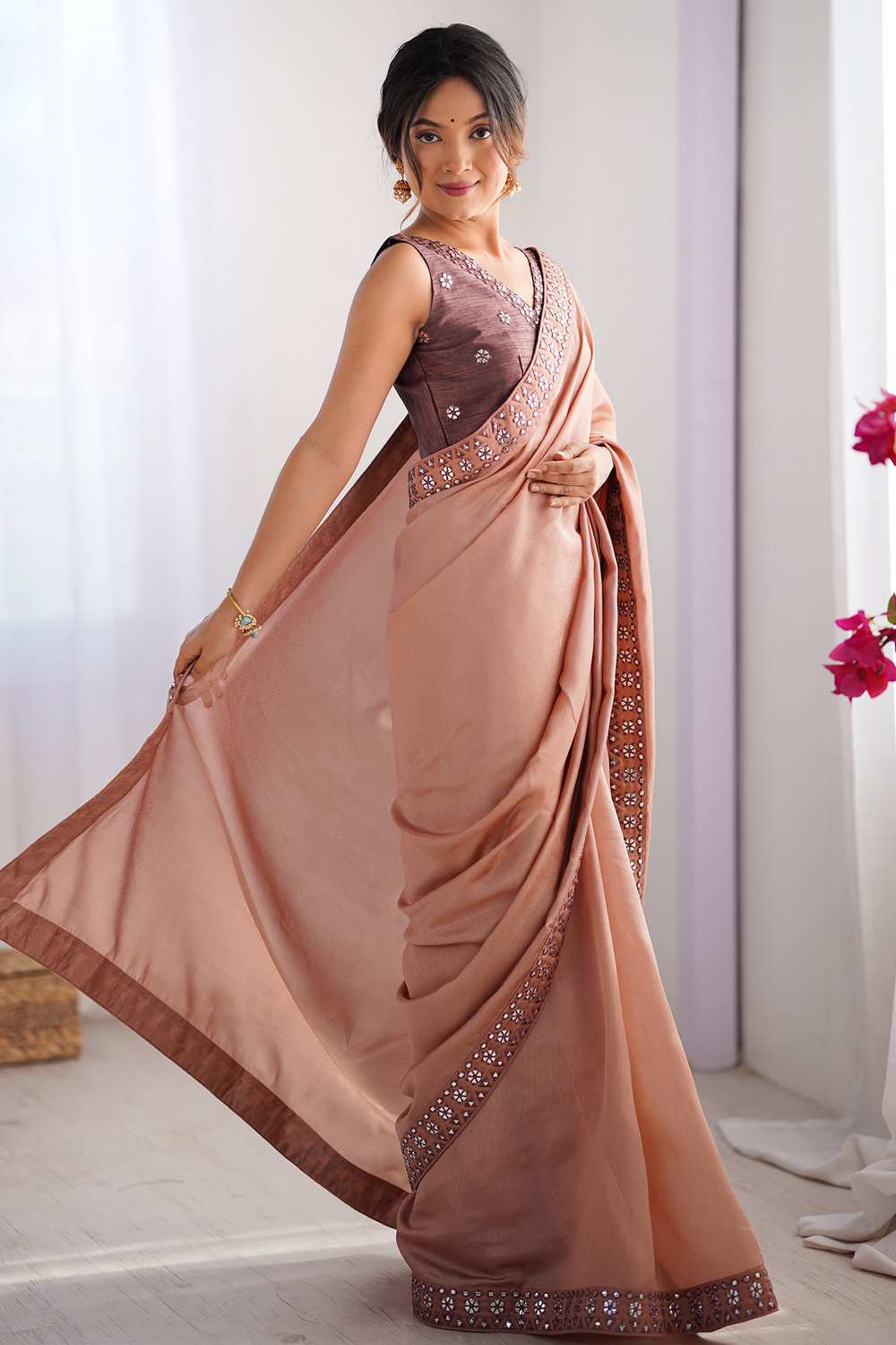 Lori Brown Vichitra Silk Solid Ready To Wear One Minute Saree