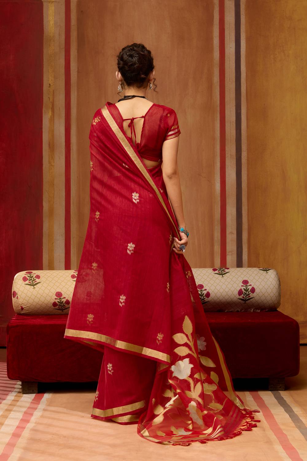 Divya Scarlet Red Munga Silk Saree with Organza Weaving Pallu Ready to Wear Saree
