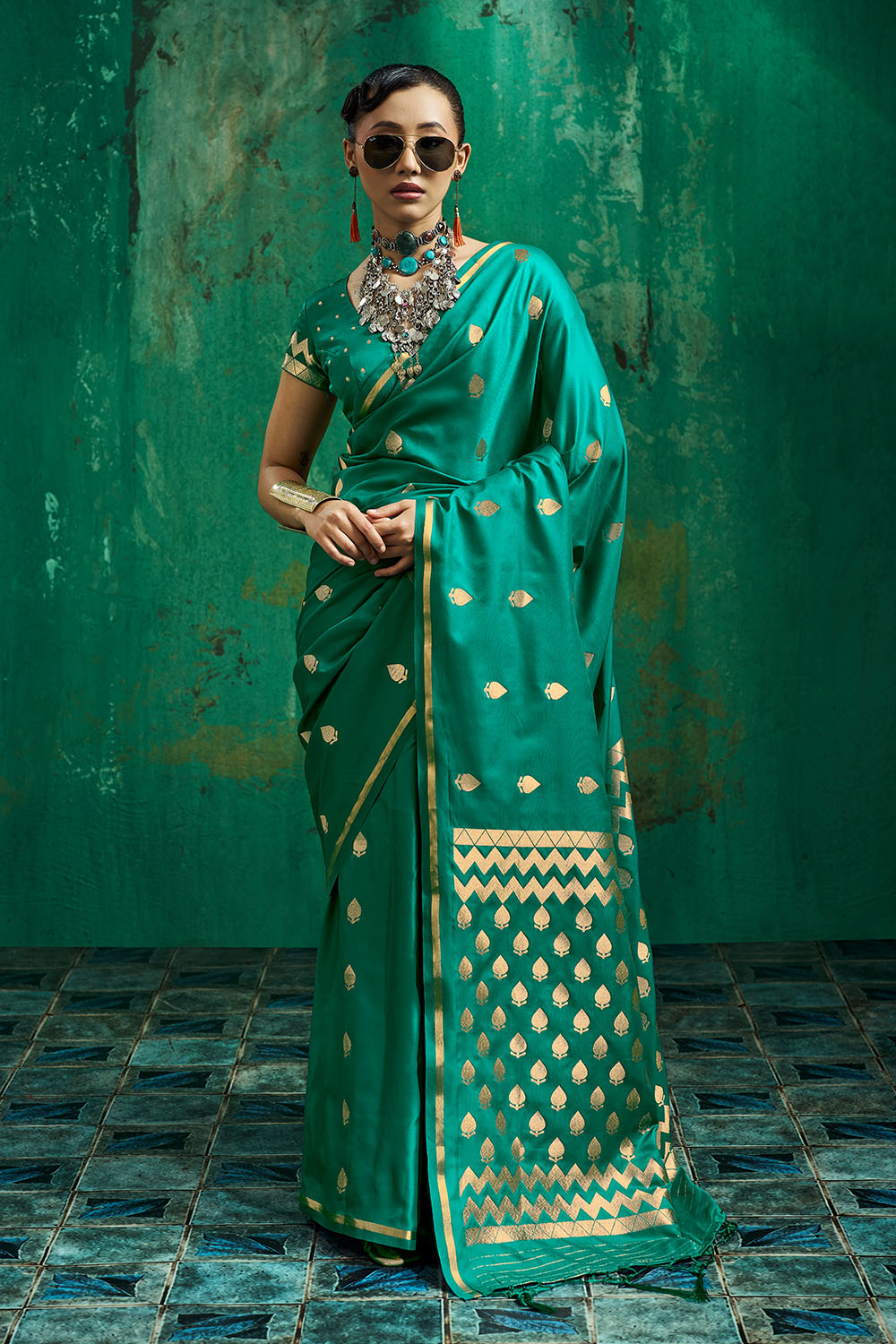 Anisa Emerald Green Pure Satin Handloom Weaving Ready to Wear Saree