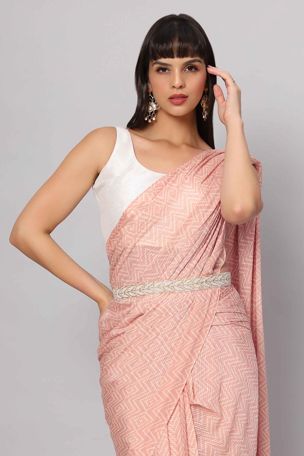 Buy Mehr Peach & White Zigzag Sequins Crepe Silk One Minute Saree Online - Back