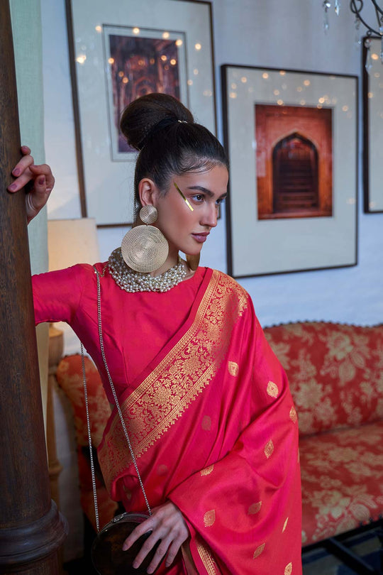 Shop Kanyaatha Red Moss Weave Art Silk Saree at best offer at our  Store - One Minute Saree