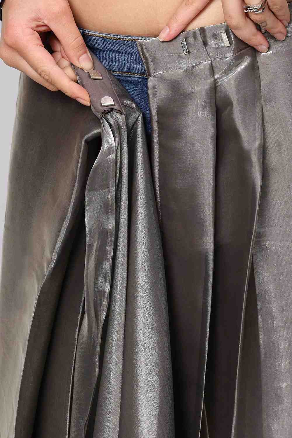 Buy Arya Dark Grey & Black Beaded Trim Readymade One Minute Saree Online - Zoom In