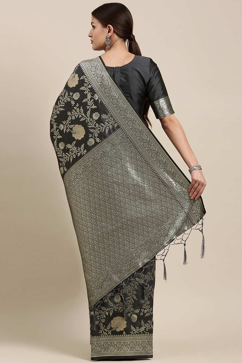 Shop Sangeeta Grey Kanjivaram Silk Floral One Minute Saree at best offer at our  Store - One Minute Saree