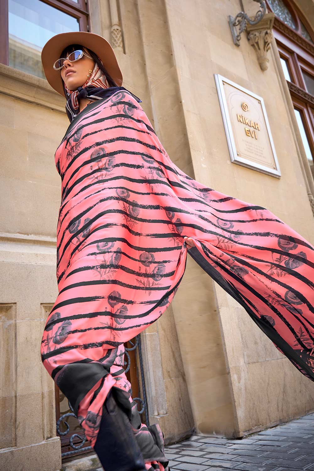 Shop Kubik Pink Printed Stripes Satin Crepe Saree at best offer at our  Store - One Minute Saree