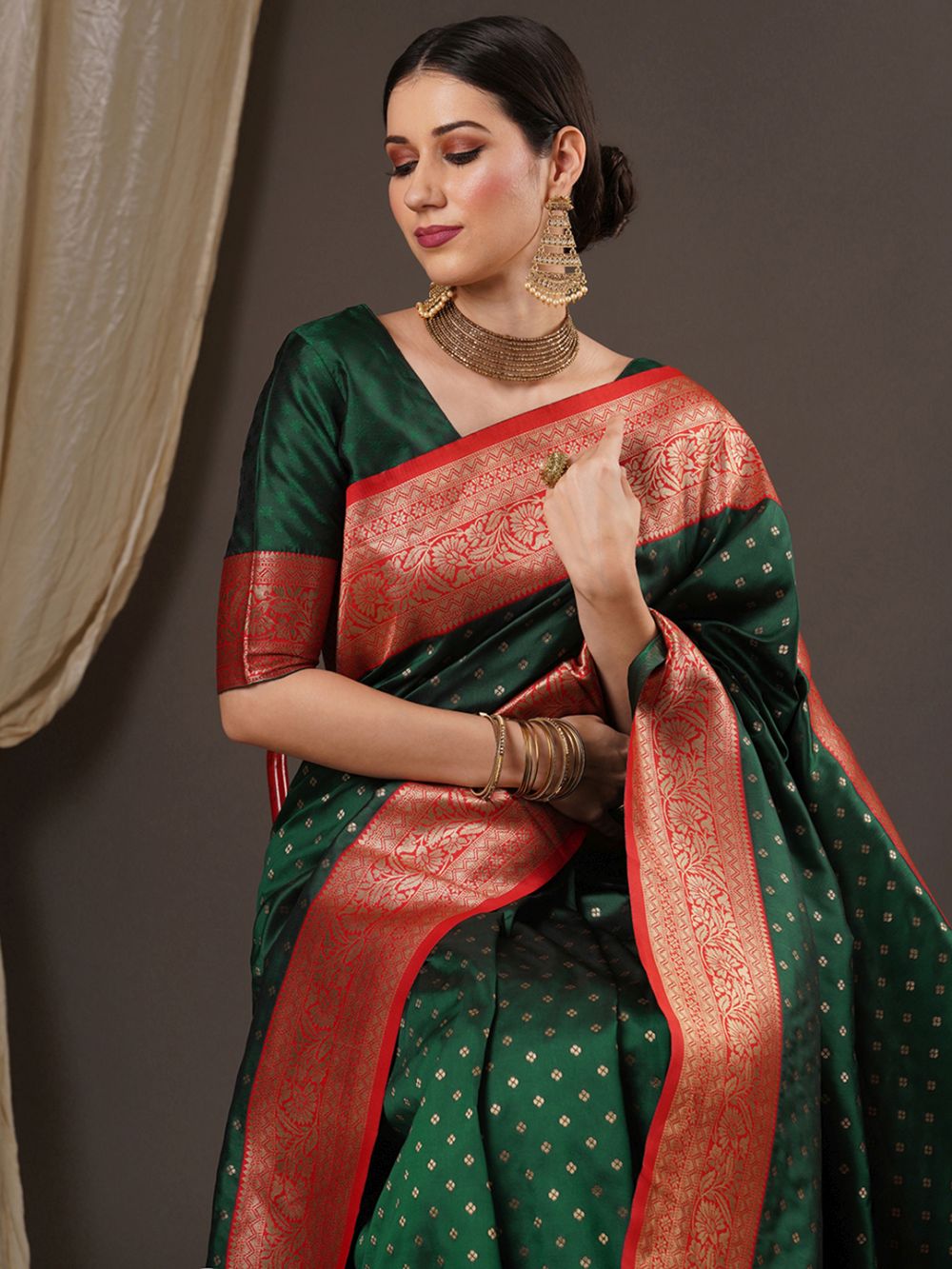 Buy Sana Green & Red  Silk Blend Banarasi One Minute Saree Online - Back