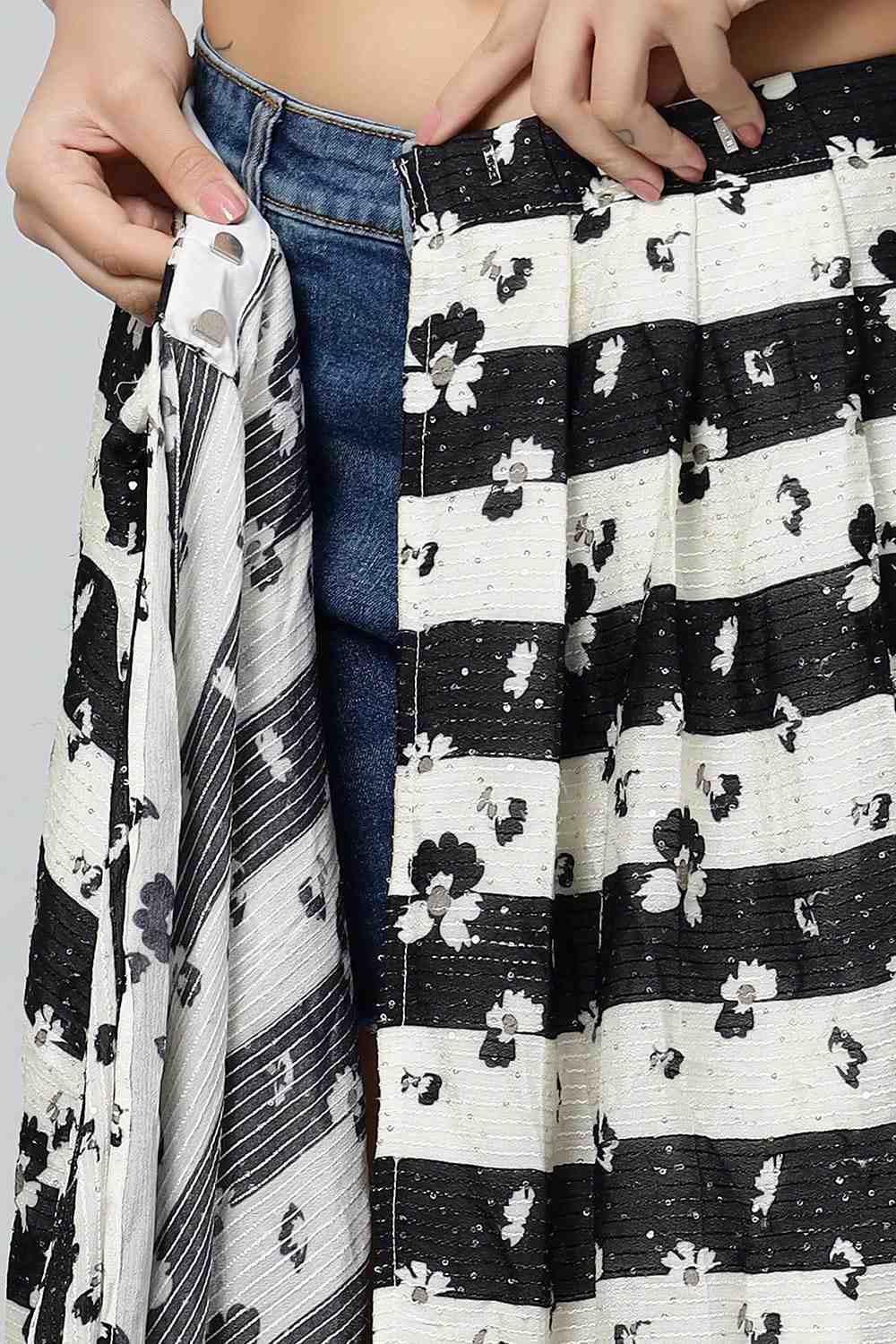 Buy Mira Black & Off-White Stripes Georgette with Sequins One Minute Saree Online - Zoom In