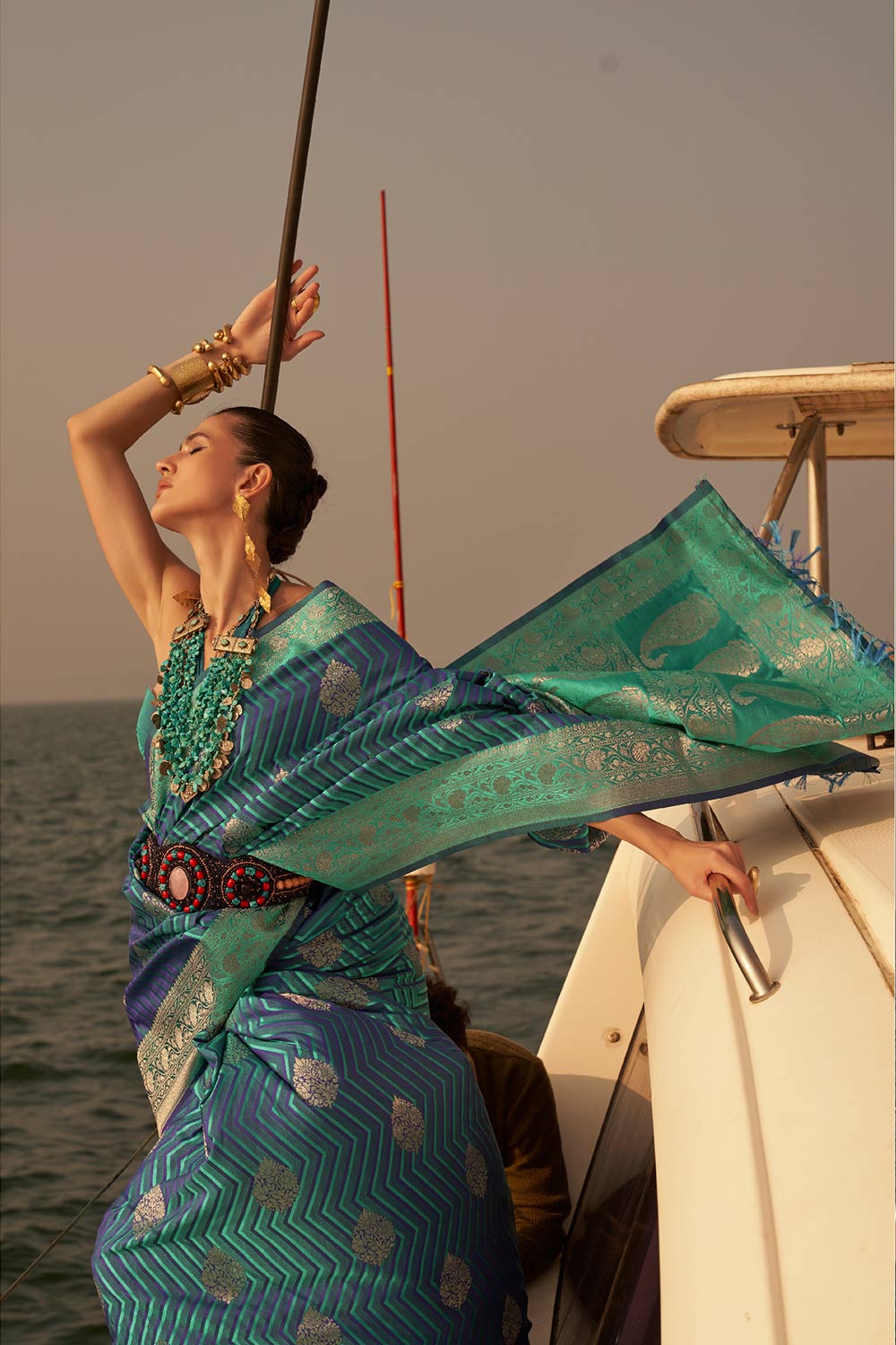 Shop Kingston Blue &amp; Green Satin Nylon Two Tone Weaving Saree at best offer at our  Store - One Minute Saree