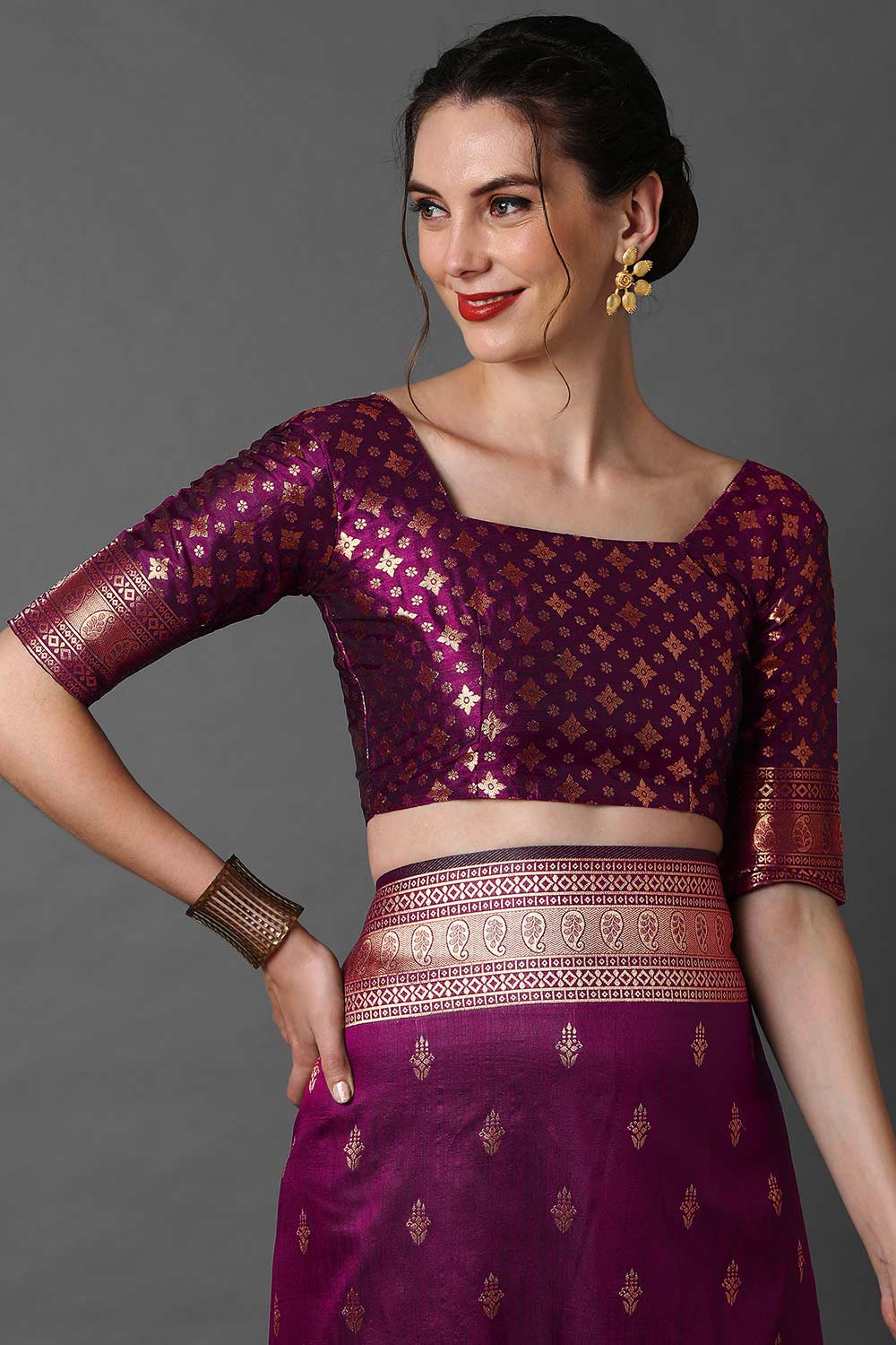 Buy Zina Burgundy Silk Blend Ethnic Motif Woven Design Banarasi One Minute Saree Online - Side