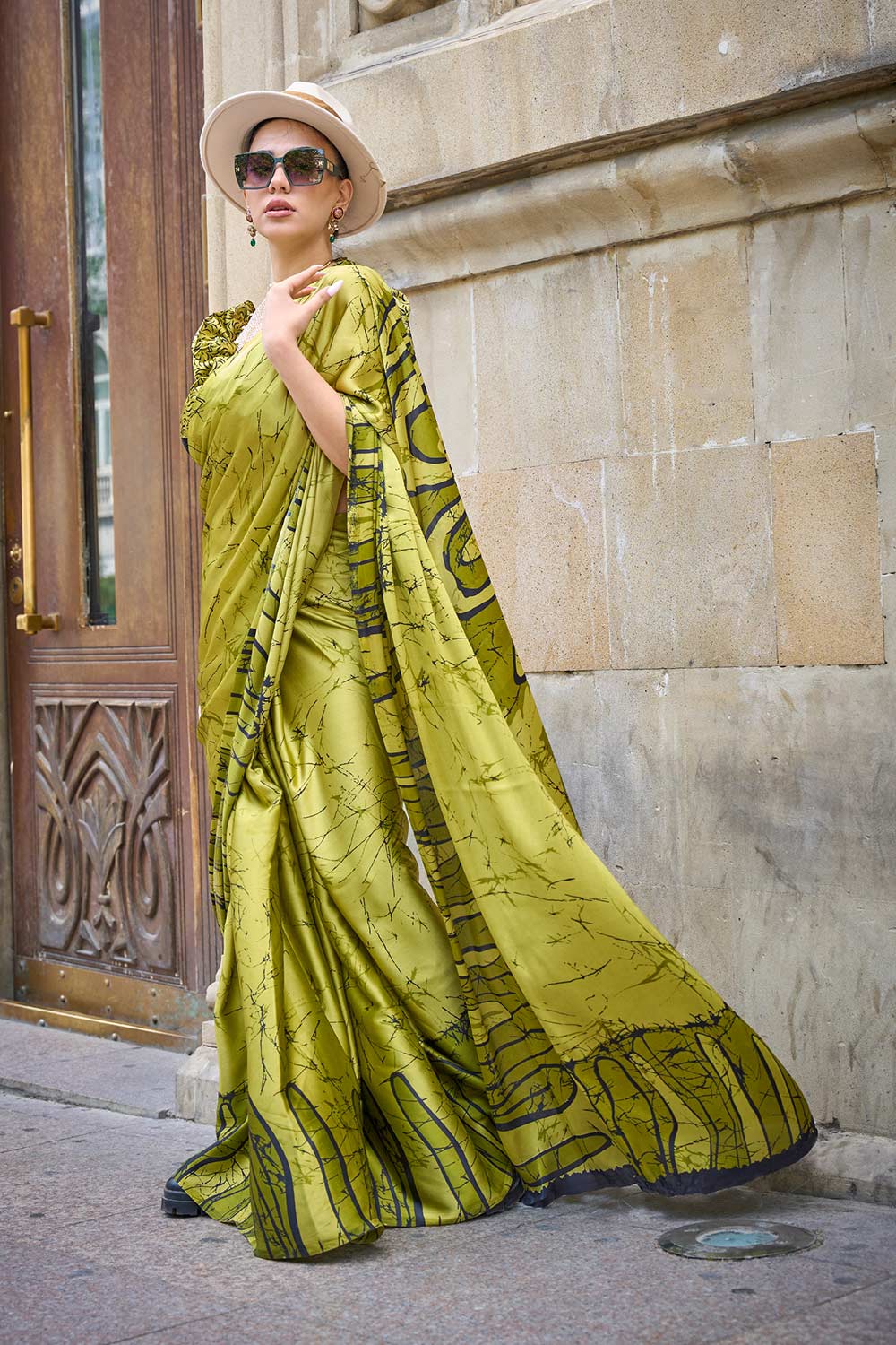 Shop Kubik Green Abstract Printed Satin Crepe Saree at best offer at our  Store - One Minute Saree