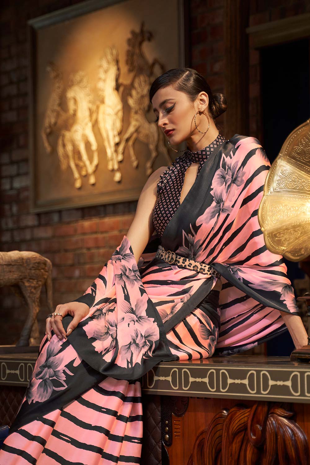 Shop Kalizey Pink Satin Printed Saree at best offer at our  Store - One Minute Saree