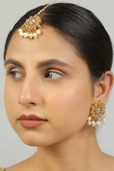Buy Ujas Kundan Floral Earrings with Maang Tikka Set Online - One Minute Saree
