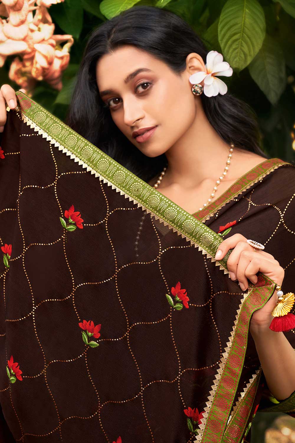 Shop Suri Chiffon Brown Embellished Celebrity One Minute Saree at best offer at our  Store - One Minute Saree