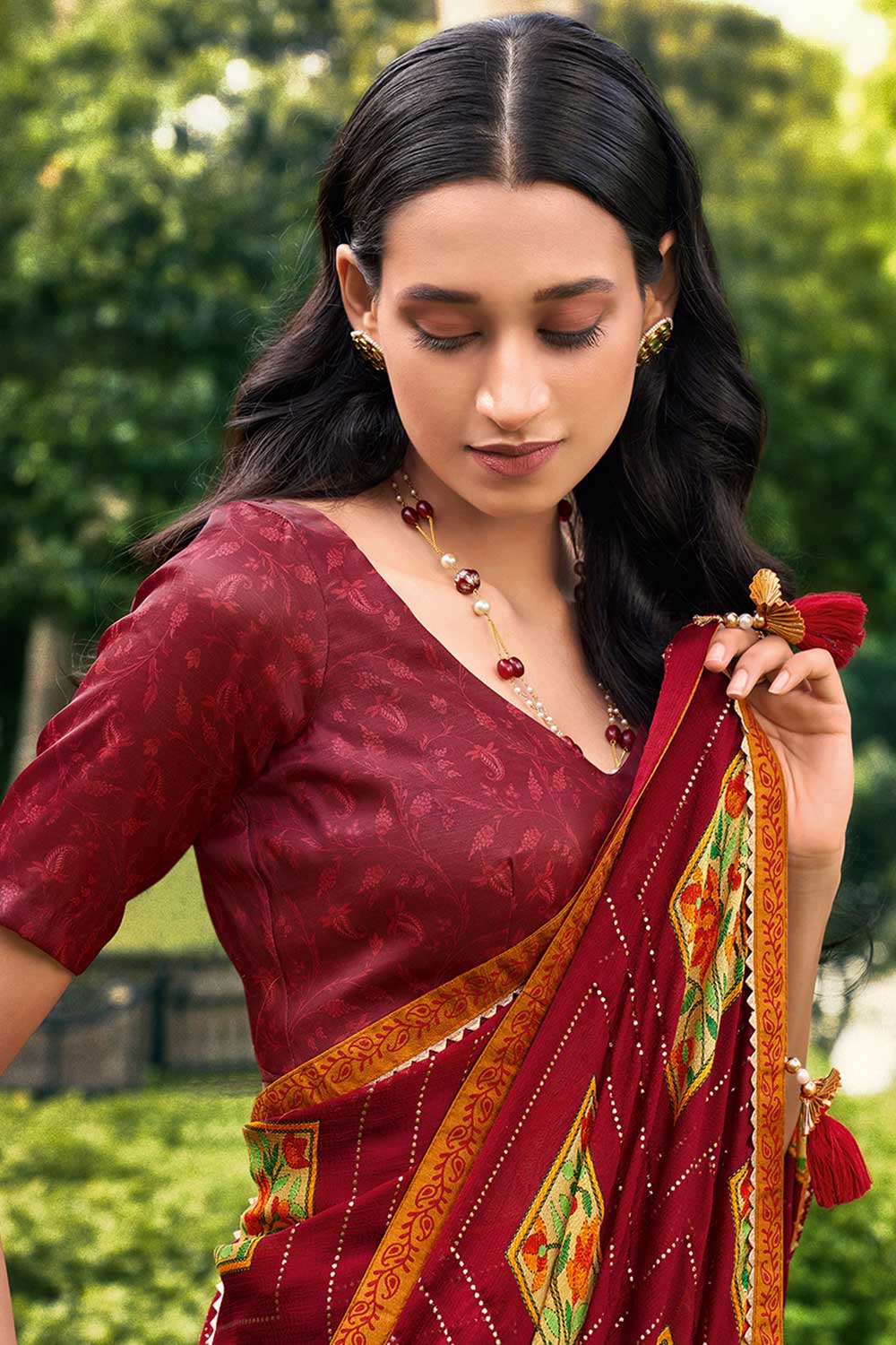 Shop Liza Chiffon Burgundy Embellished One Minute Saree at best offer at our  Store - One Minute Saree