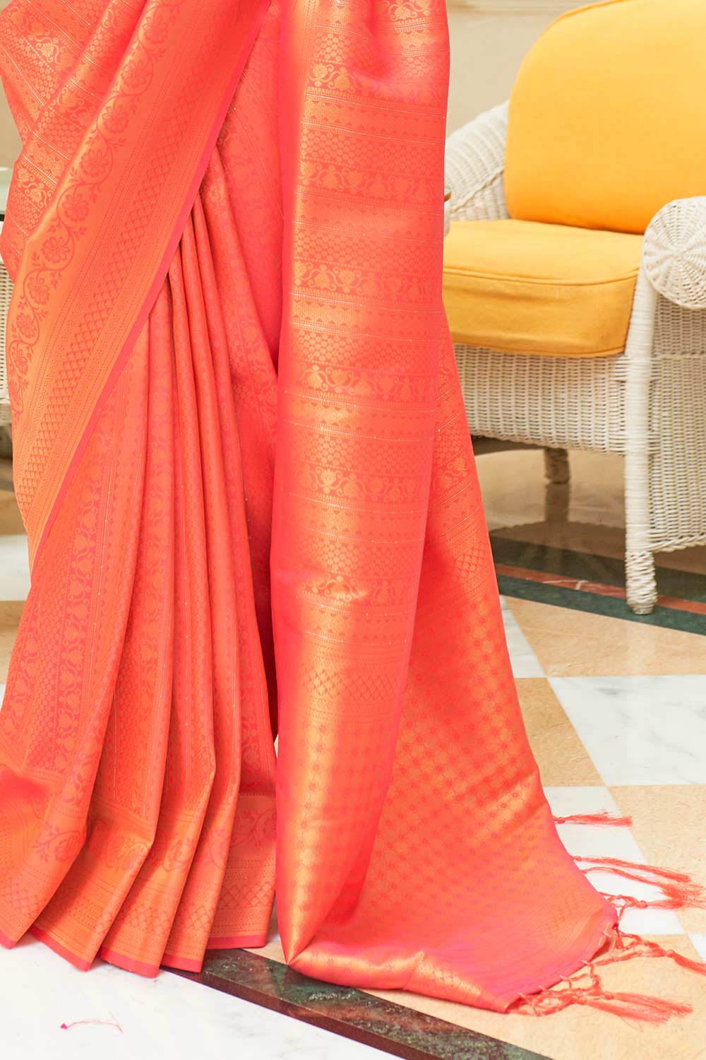 Buy Ami Orange Silk Blend Paisley Embroidered Kanjivaram One Minute Saree Online - Back
