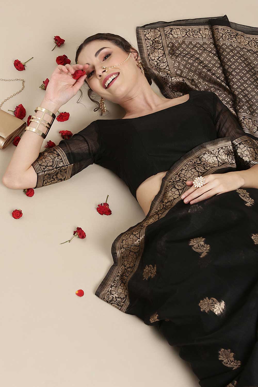 Buy Lavnya Black Floral Woven Linen One Minute Saree Online - Back