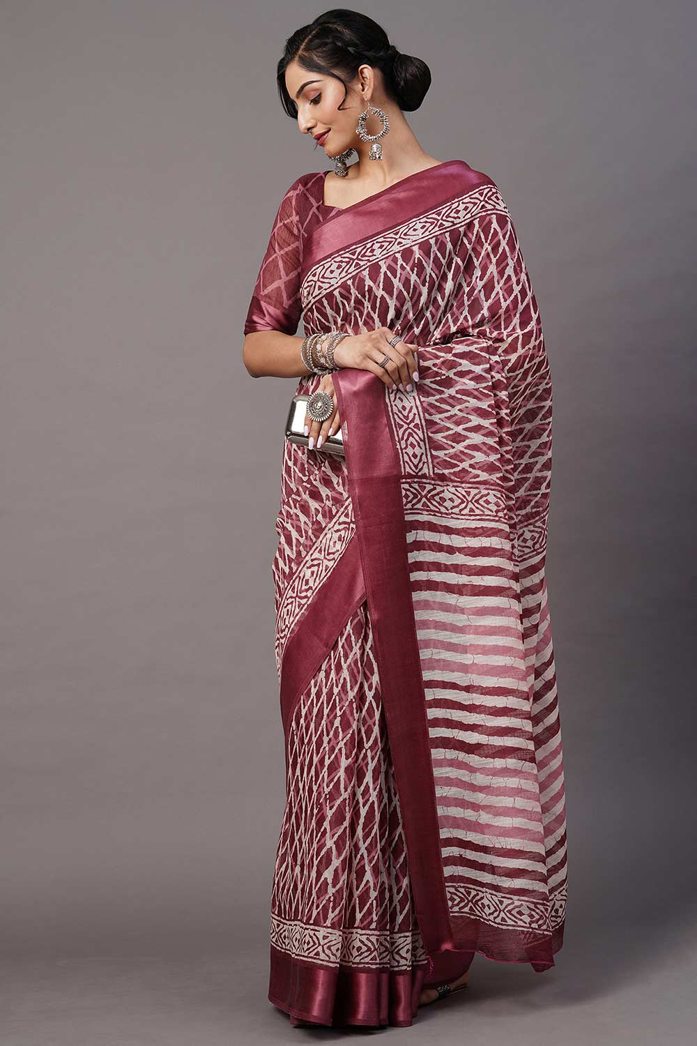 Buy Riley Cotton Blend Magenta Printed One Minute Saree Online - Back