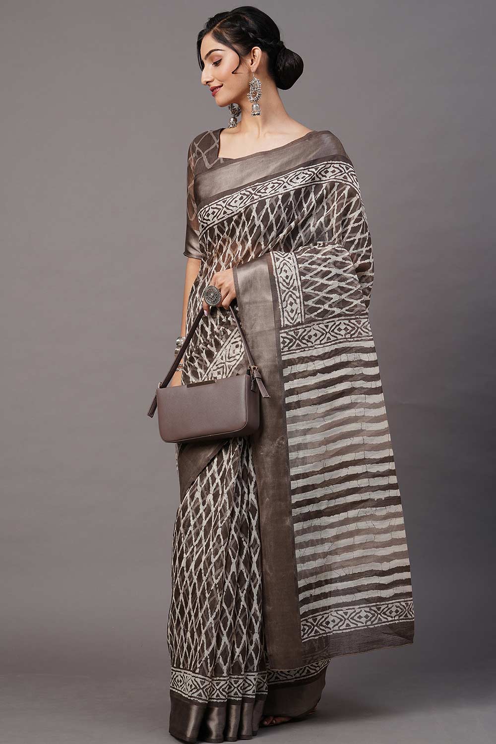 Buy Corrine Cotton Blend Charcoal Grey Printed One Minute Saree Online - Back