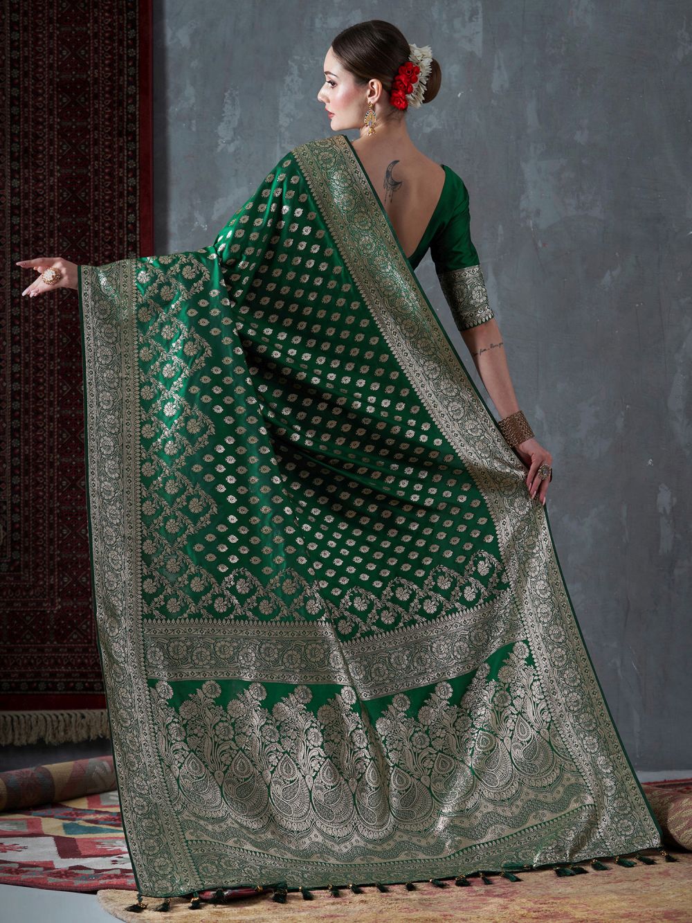 Buy Angelina Green Silk Blend Kanjivaram One Minute Saree Online