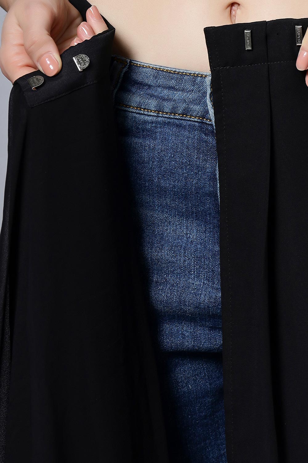 Buy Briony Black & Silver Mirror work Georgette One Minute Saree Online - Zoom Out