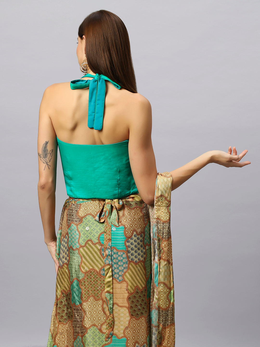 Buy Kaia Gold Chinon Silk Sarong Saree with Gold Sequins Online - Zoom In