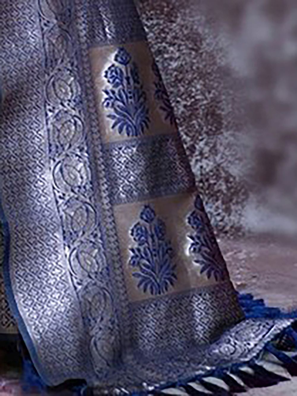 Buy Shikha Blue Silk Blend Banarasi One Minute Saree Online - Back