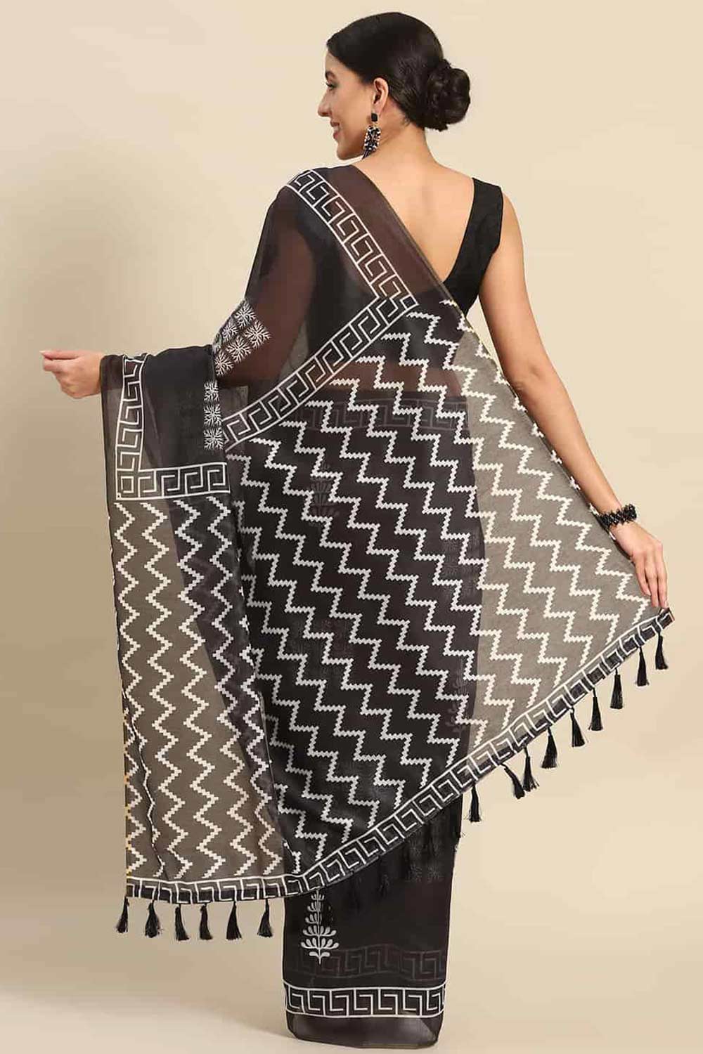Shop Mausam Black Cotton Banarasi One Minute Saree at best offer at our  Store - One Minute Saree